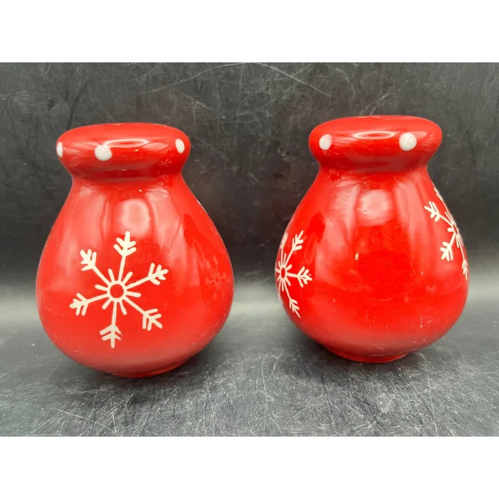 Red White Christmas Holiday‎ Snowflake Salt & Pepper Shakers 3.25